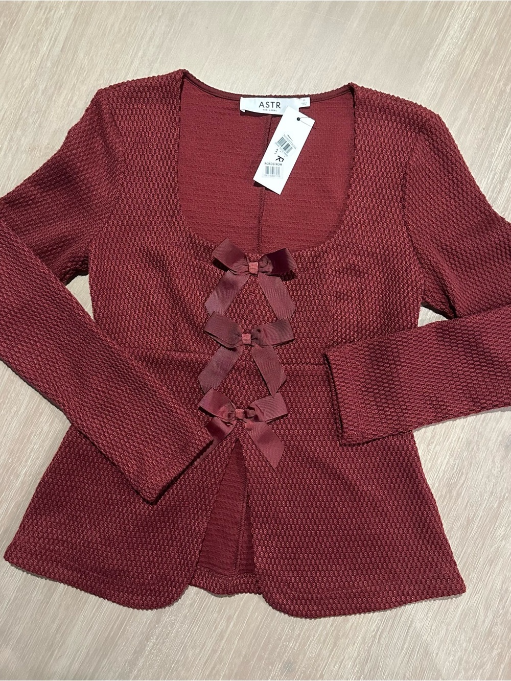 ASTR The Label Textured Bow Flyaway Top Burgundy M NWT Long Sleeve Knit
